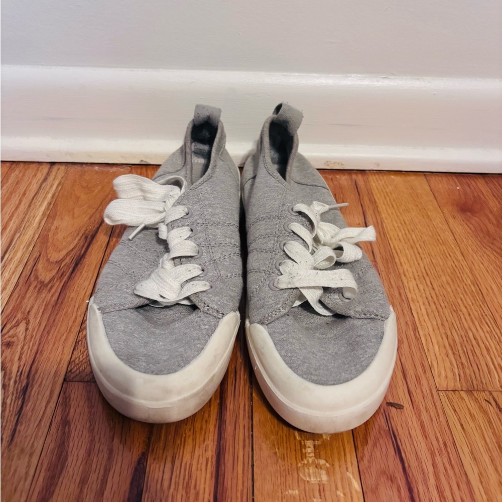 Grey sneakers with white laces size 9